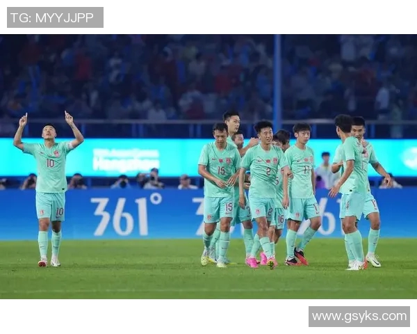 杭州足球队灵活性变革引发热议探索新战术与团队协作的未来之路 杭州足球队灵活性变革引发热议探索新战术与团队协作的未来之路