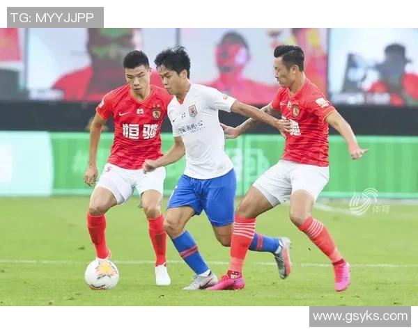 南京足球队强势领跑精英赛积分榜积72分其他球队紧随其后 南京足球队强势领跑精英赛积分榜积72分其他球队紧随其后