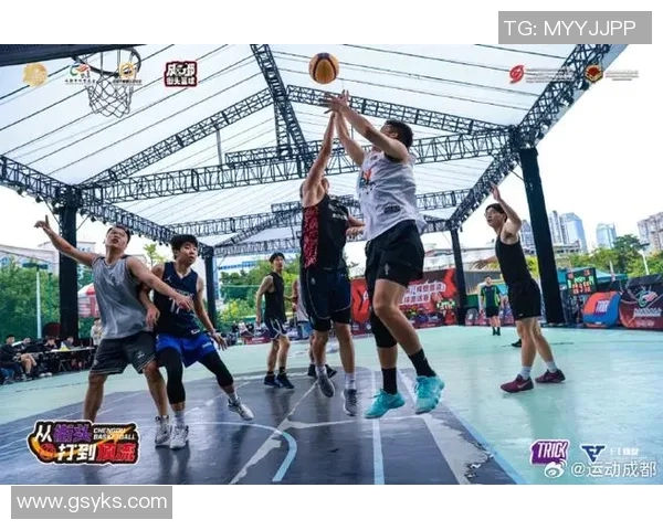 成都篮球队状态变革引发热议球迷期待新赛季的精彩表现与突破