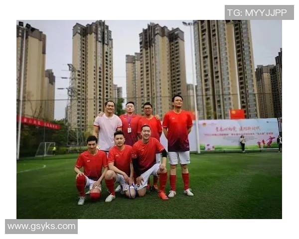 重庆足球队引领最新足球团队协作榜单前十名分析与展望 重庆足球队引领最新足球团队协作榜单前十名分析与展望