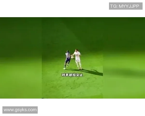 足球明星的假动作揭秘:如何用技巧迷惑对手赢得比赛胜利 足球明星的假动作揭秘:如何用技巧迷惑对手赢得比赛胜利