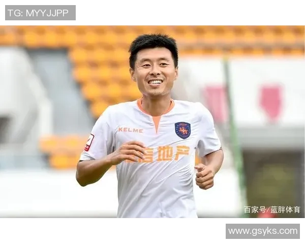 青岛足球明星姜宁的传奇旅程与对中国足球的深远影响 青岛足球明星姜宁的传奇旅程与对中国足球的深远影响